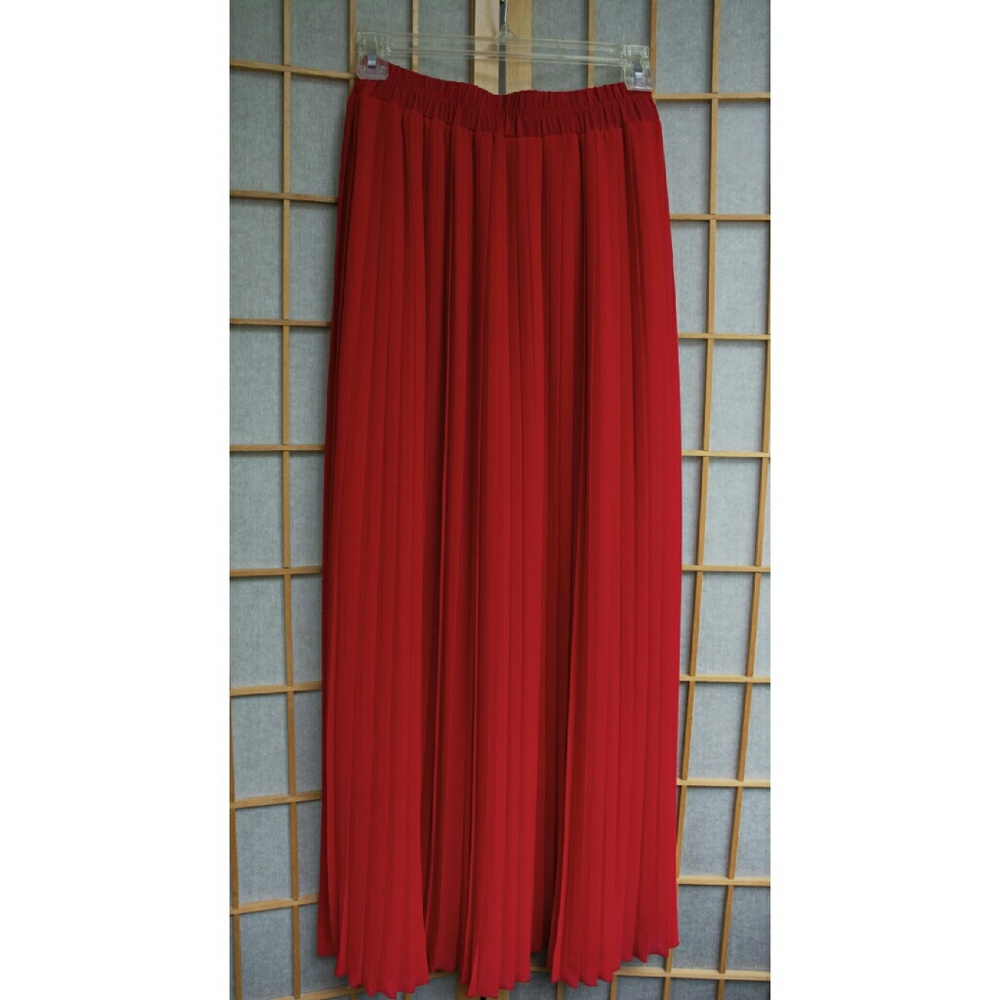 Chiffon Pleated Maxi Skirt in Red